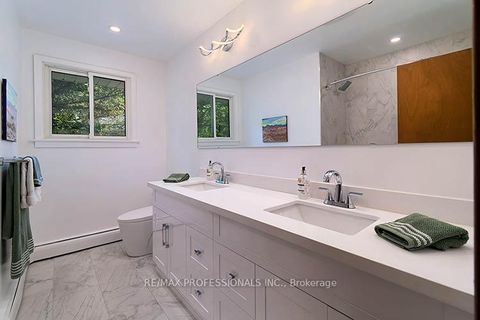 Photo 32 at 7 Cherry Post Crescent, Markland Wood, Toronto