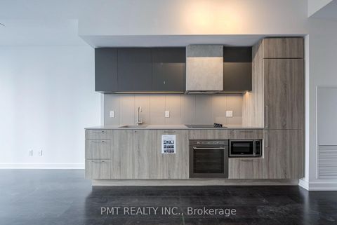 Photo 2 at 710 - 19 Western Battery Road, Niagara, Toronto