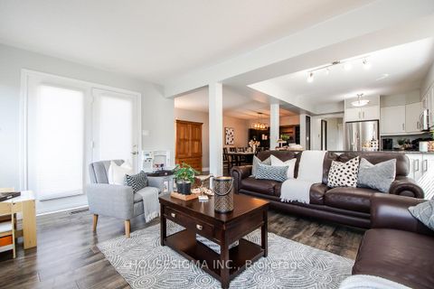 Photo 12 at 27 Staples Avenue, Courtice, Clarington