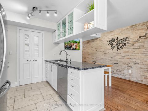 Photo 2 at 201 - 72 Aerodrome Crescent, Leaside, Toronto