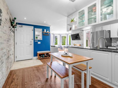 Photo 5 at 201 - 72 Aerodrome Crescent, Leaside, Toronto