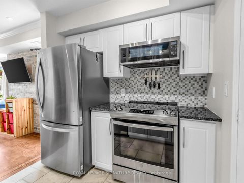 Photo 6 at 201 - 72 Aerodrome Crescent, Leaside, Toronto