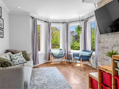 Photo 9 at 201 - 72 Aerodrome Crescent, Leaside, Toronto