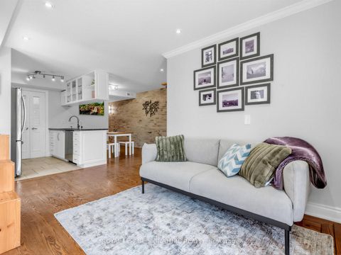 Photo 10 at 201 - 72 Aerodrome Crescent, Leaside, Toronto
