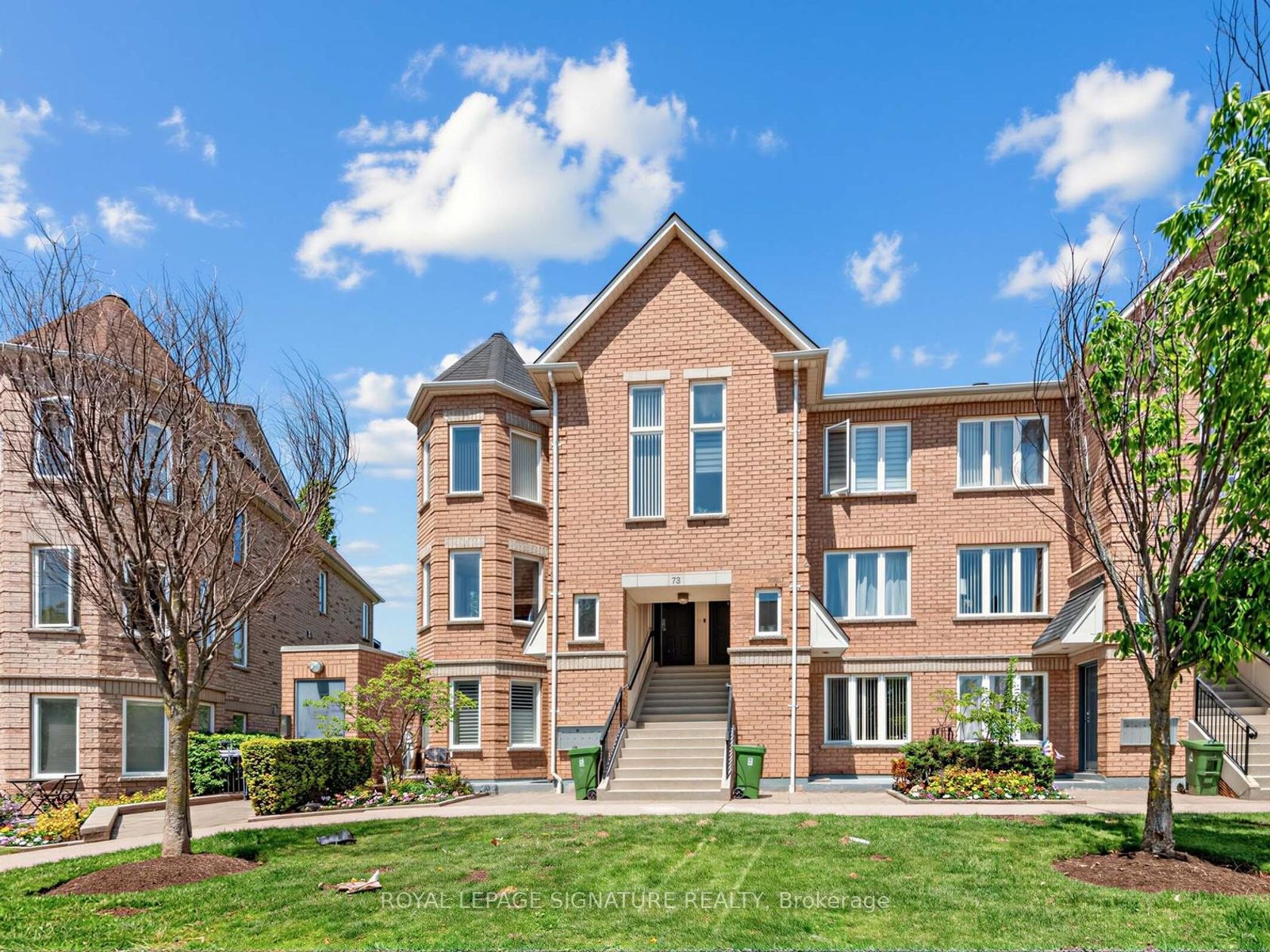 201 - 72 Aerodrome Crescent, Leaside, Toronto 