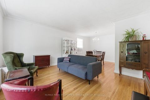 Photo 3 at 78 Glen Davis Crescent, Danforth, Toronto