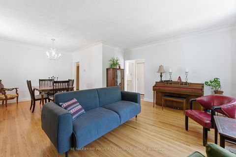 Photo 4 at 78 Glen Davis Crescent, Danforth, Toronto