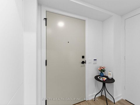 Photo 2 at 1305 - 327 King Street W, Waterfront Communities C1, Toronto