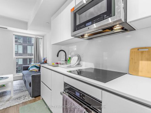 Photo 3 at 1305 - 327 King Street W, Waterfront Communities C1, Toronto