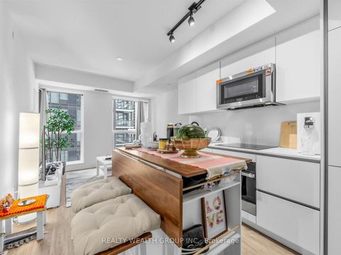 Photo 4 at 1305 - 327 King Street W, Waterfront Communities C1, Toronto