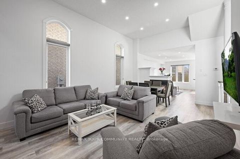 Photo 5 at 144 Broomlands Drive, Maple, Vaughan
