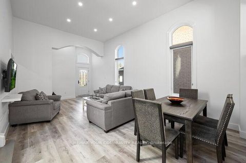 Photo 6 at 144 Broomlands Drive, Maple, Vaughan