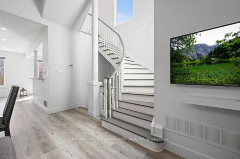 Photo 12 at 144 Broomlands Drive, Maple, Vaughan