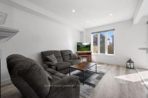 Photo 13 at 144 Broomlands Drive, Maple, Vaughan
