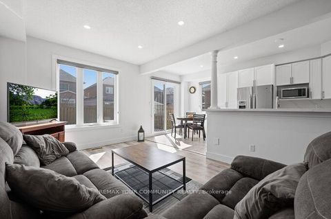 Photo 14 at 144 Broomlands Drive, Maple, Vaughan