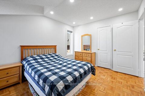 Photo 29 at 144 Broomlands Drive, Maple, Vaughan