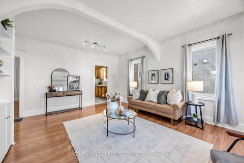 Photo 4 at 22 Westmount Street, Vanier, Oshawa
