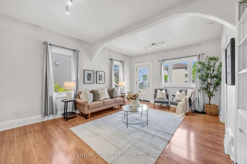 Photo 5 at 22 Westmount Street, Vanier, Oshawa