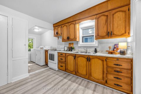 Photo 8 at 22 Westmount Street, Vanier, Oshawa