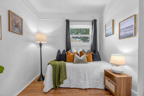 Photo 17 at 22 Westmount Street, Vanier, Oshawa