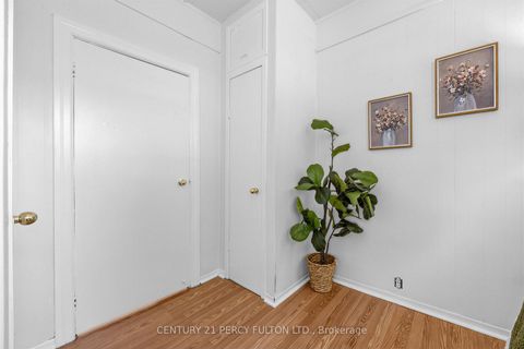 Photo 19 at 22 Westmount Street, Vanier, Oshawa