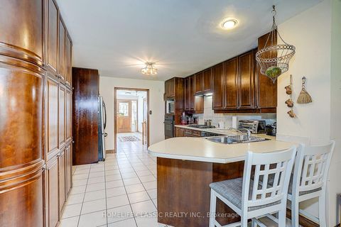 Photo 9 at 69 Elm Avenue, Langstaff, Richmond Hill