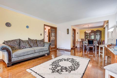 Photo 13 at 69 Elm Avenue, Langstaff, Richmond Hill