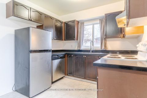 Photo 3 at 1 Charleson Drive, Holly, Barrie