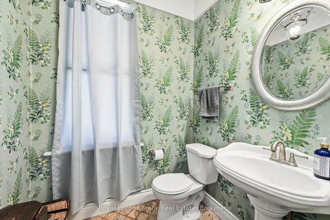 Photo 6 at 34 North Street N, Wellington, Barrie