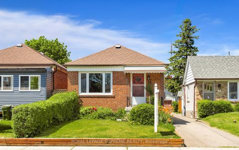 Photo 0 at 16 East Drive, Smythe, Toronto