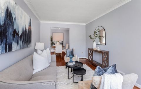 Photo 3 at 16 East Drive, Smythe, Toronto