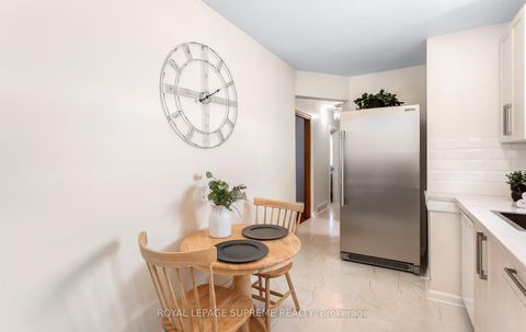 Photo 11 at 16 East Drive, Smythe, Toronto