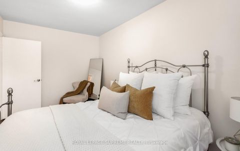 Photo 16 at 16 East Drive, Smythe, Toronto