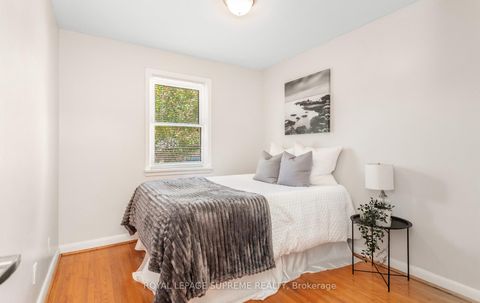 Photo 18 at 16 East Drive, Smythe, Toronto