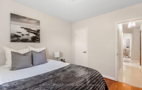 Photo 19 at 16 East Drive, Smythe, Toronto