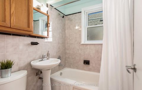 Photo 20 at 16 East Drive, Smythe, Toronto