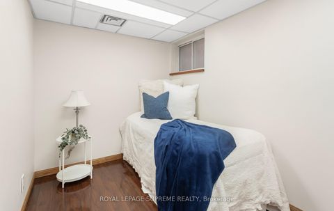Photo 30 at 16 East Drive, Smythe, Toronto
