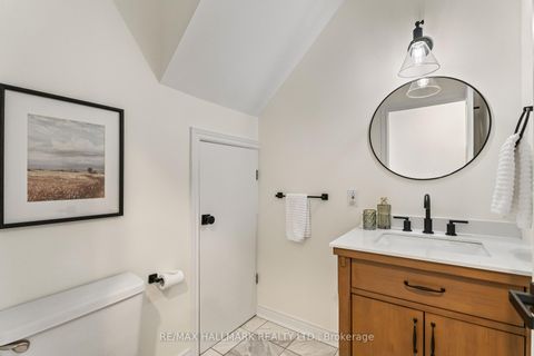 Photo 14 at 305 - 1941 Queen Street E, The Beaches, Toronto