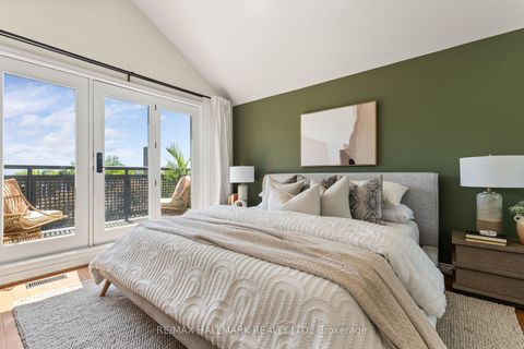 Photo 17 at 305 - 1941 Queen Street E, The Beaches, Toronto