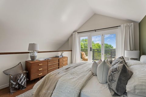Photo 18 at 305 - 1941 Queen Street E, The Beaches, Toronto