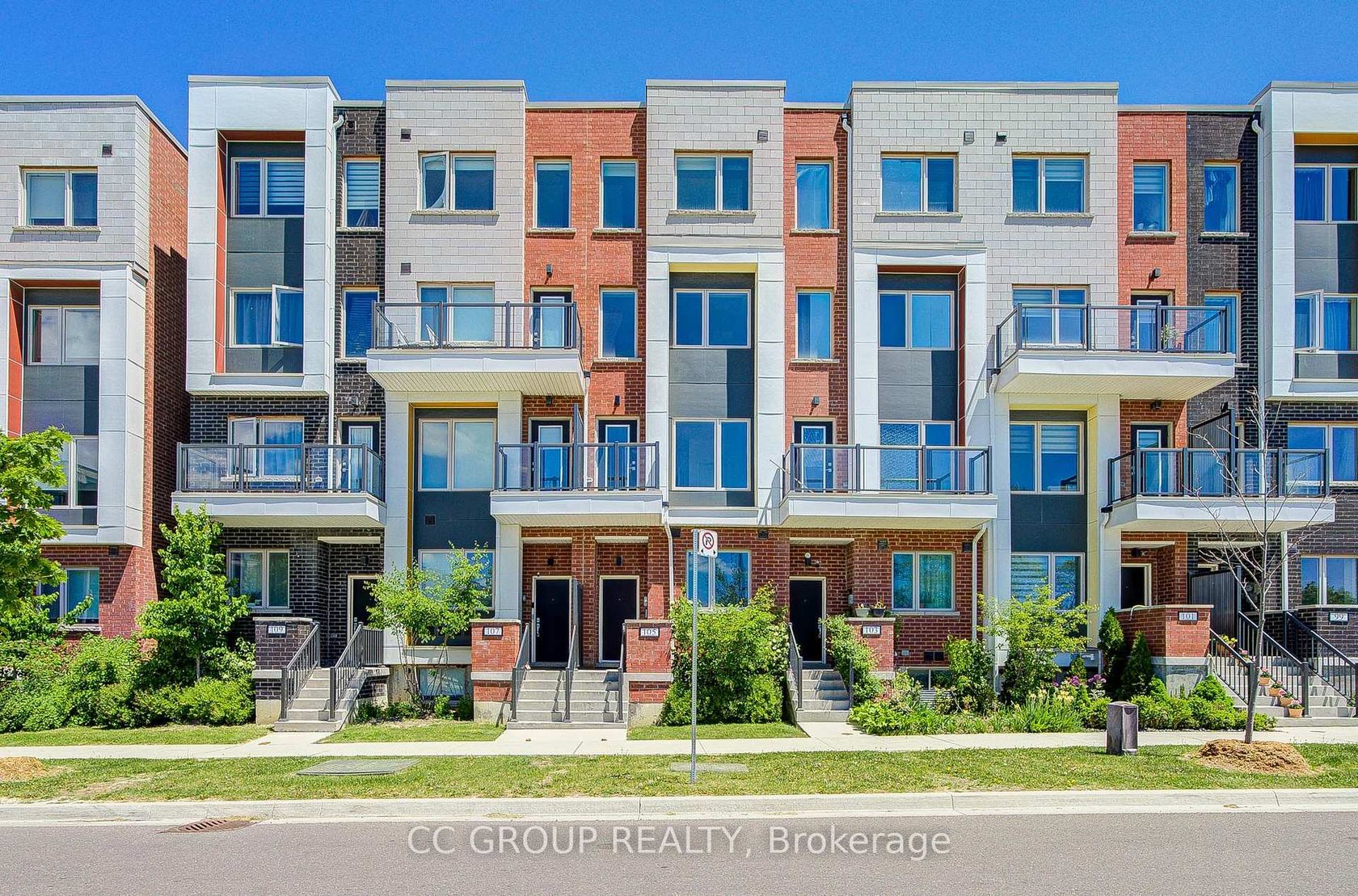 105 Frederick Tisdale Drive, CFB, Toronto photo number 2