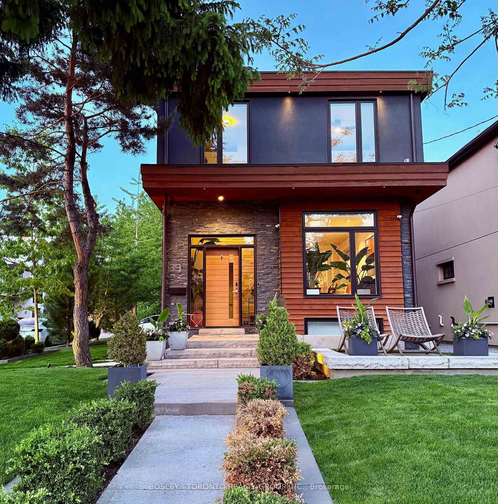39 Red Deer Avenue, Cliffside, Toronto 