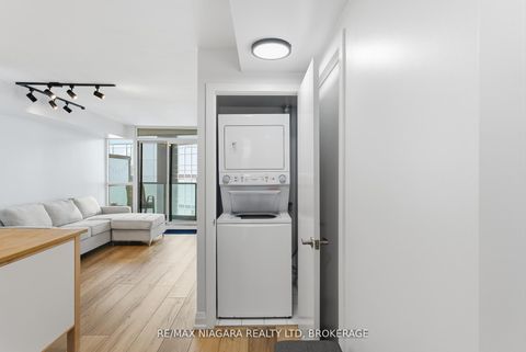 Photo 15 at 1601 - 600 Fleet Street, Niagara, Toronto