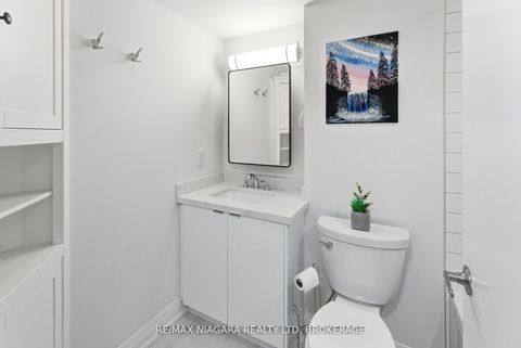 Photo 17 at 1601 - 600 Fleet Street, Niagara, Toronto