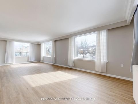 Photo 6 at 16 Upwood Avenue, Rustic, Toronto
