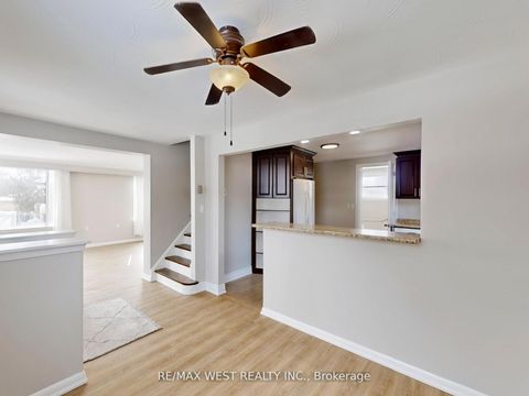 Photo 10 at 16 Upwood Avenue, Rustic, Toronto