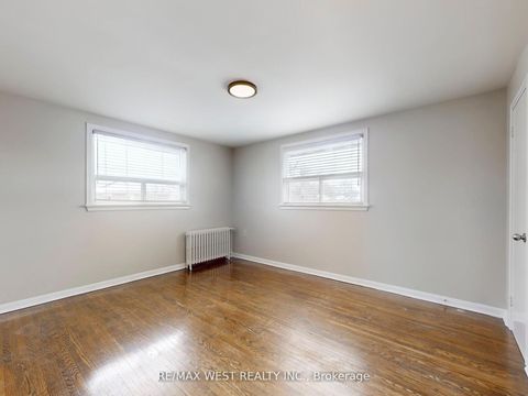 Photo 20 at 16 Upwood Avenue, Rustic, Toronto
