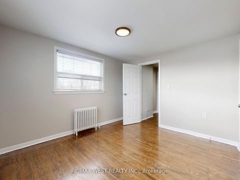 Photo 31 at 16 Upwood Avenue, Rustic, Toronto