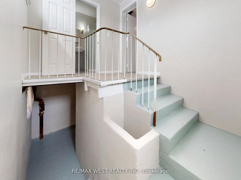 Photo 36 at 16 Upwood Avenue, Rustic, Toronto
