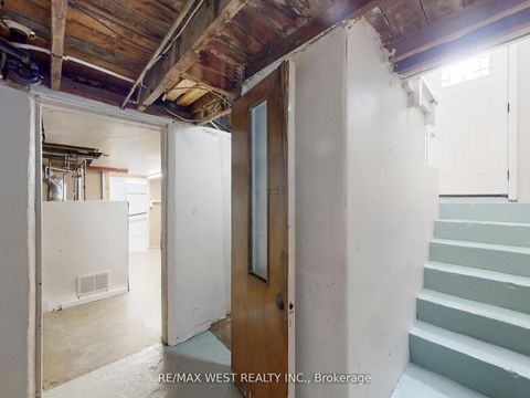 Photo 37 at 16 Upwood Avenue, Rustic, Toronto